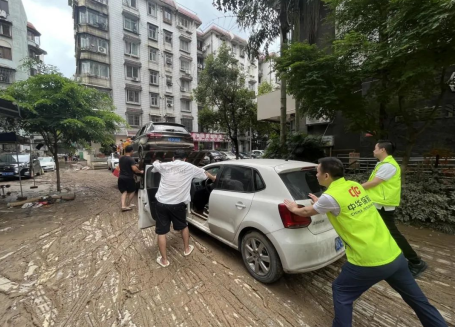 中华财险全力应对暴雨灾害天气