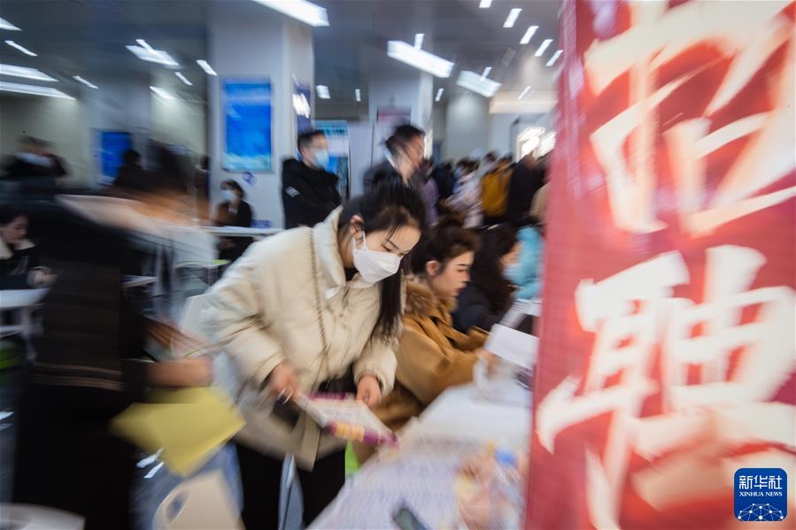 （镜观中国·百家乐平台社国内新闻照片一周精选）（2）“春风”送岗助就业