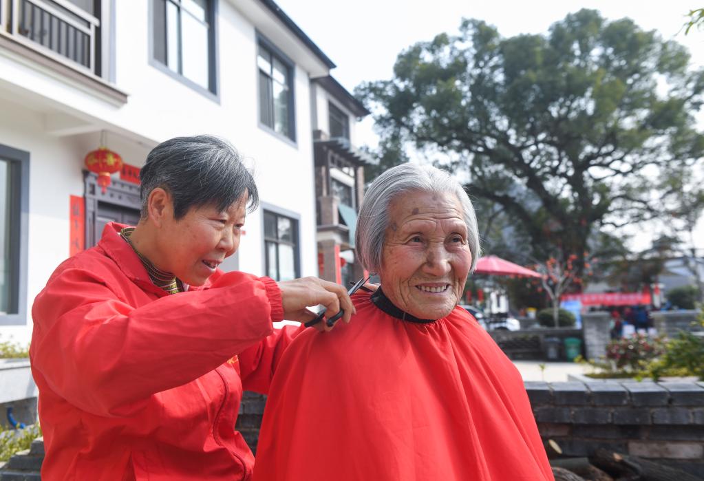 杭州临安：山乡流动志愿服务暖人心