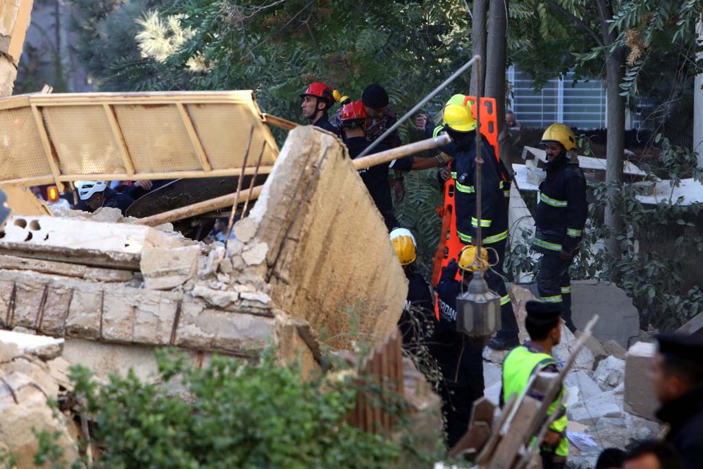 约旦安曼一居民楼倒塌致5人死亡