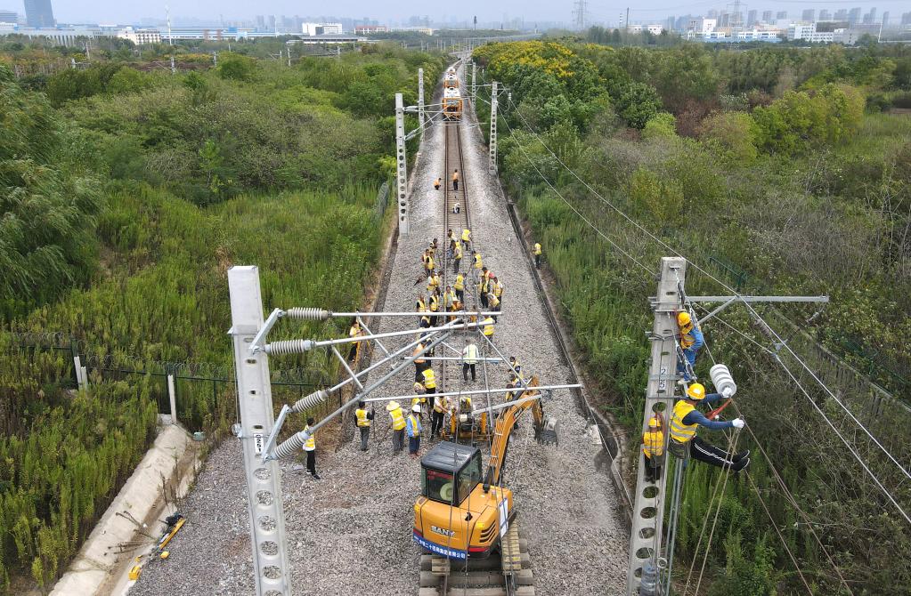 引江济淮宁西、沪蓉铁路改建工程全部完成