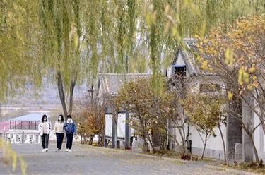 小山村变身特色旅游村