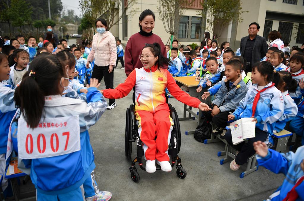 百家乐平台全媒+丨做体育与残疾人事业发展路上一粒火种——二十大代表夏江波返岗记