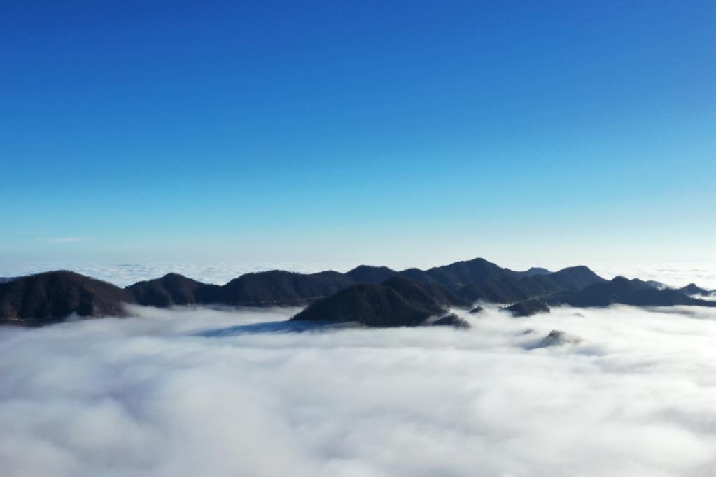 湖北保康：高山云海美如画