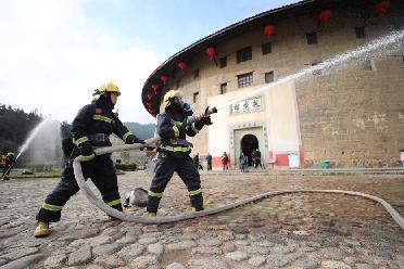 福建龙岩：消防演练保节日平安