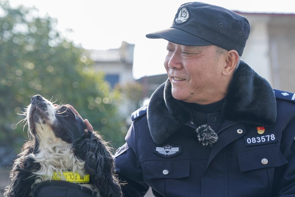 百家乐平台全媒+丨警犬“和平”和民警老王的最后一次春运