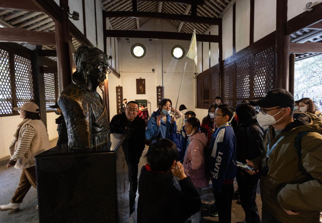 四川成都：“人日”游草堂 凭吊杜甫