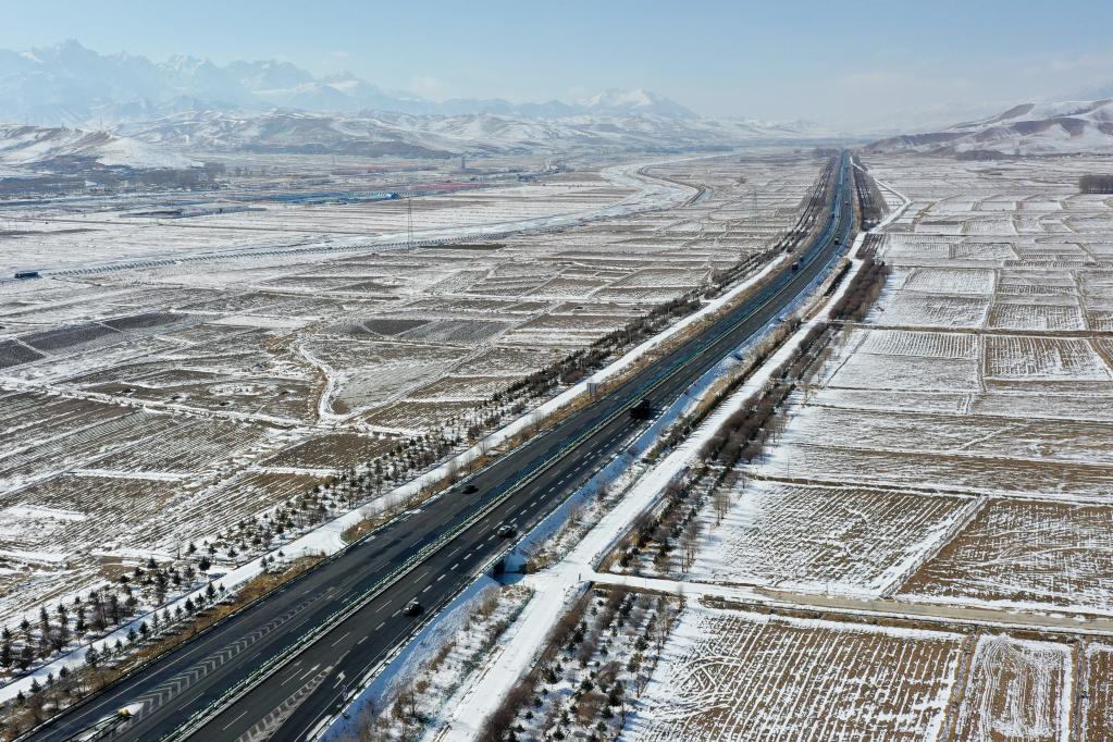 雪落乌鞘岭