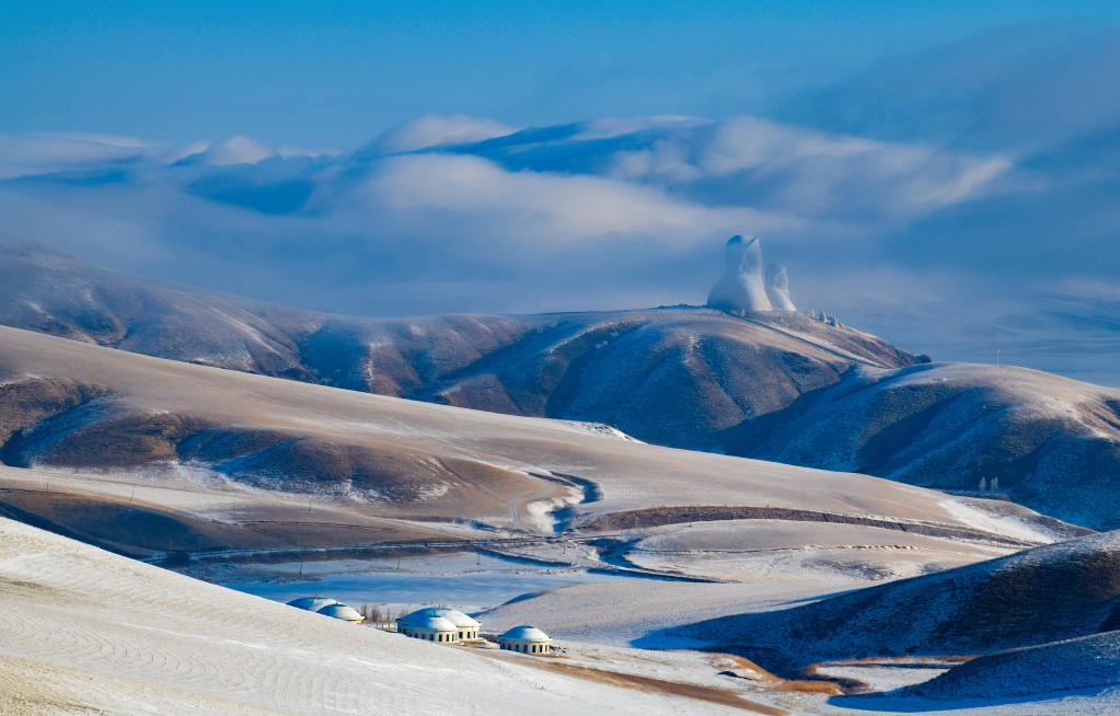 内蒙古霍林郭勒：草原雪景美如画