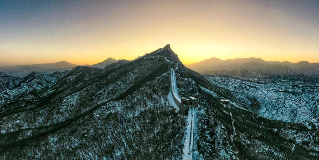 美丽中国丨当雄伟长城遇上皑皑白雪——长城展开水墨画卷