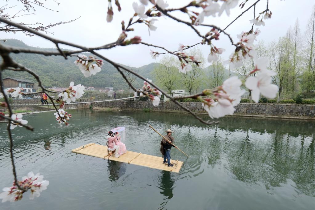 浙江德清：乡村游 享春光