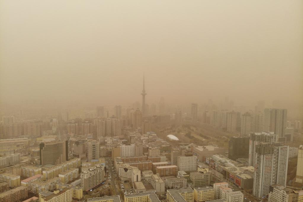 北方多地出现沙尘天气