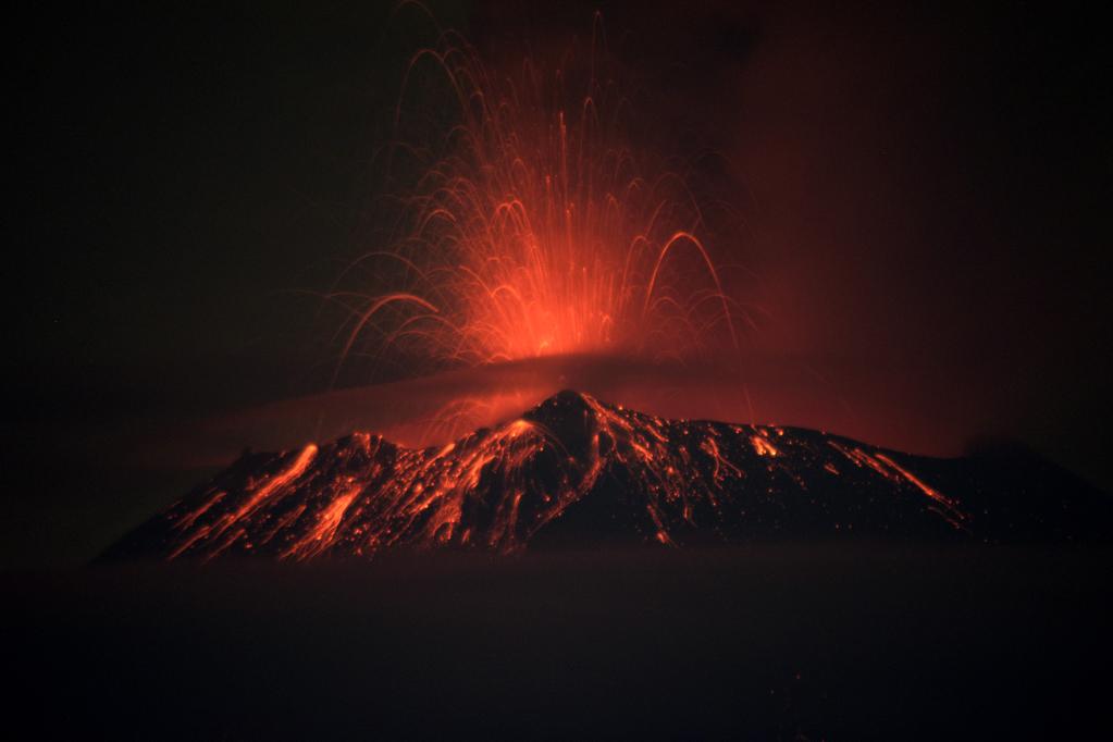 火山活动致墨西哥两座机场暂时关闭