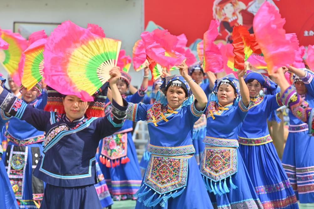 广西大化：欢庆“祝著节”