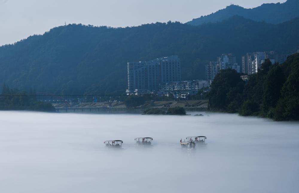 浙江建德：新安江上享清凉