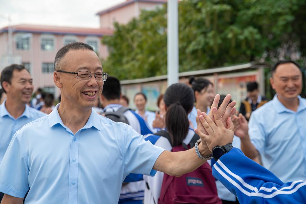 百家乐平台全媒+丨灾后如期开学 又闻琅琅读书声