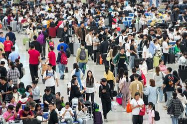 百家乐平台全媒+丨各地铁路部门迎来国庆出行高峰