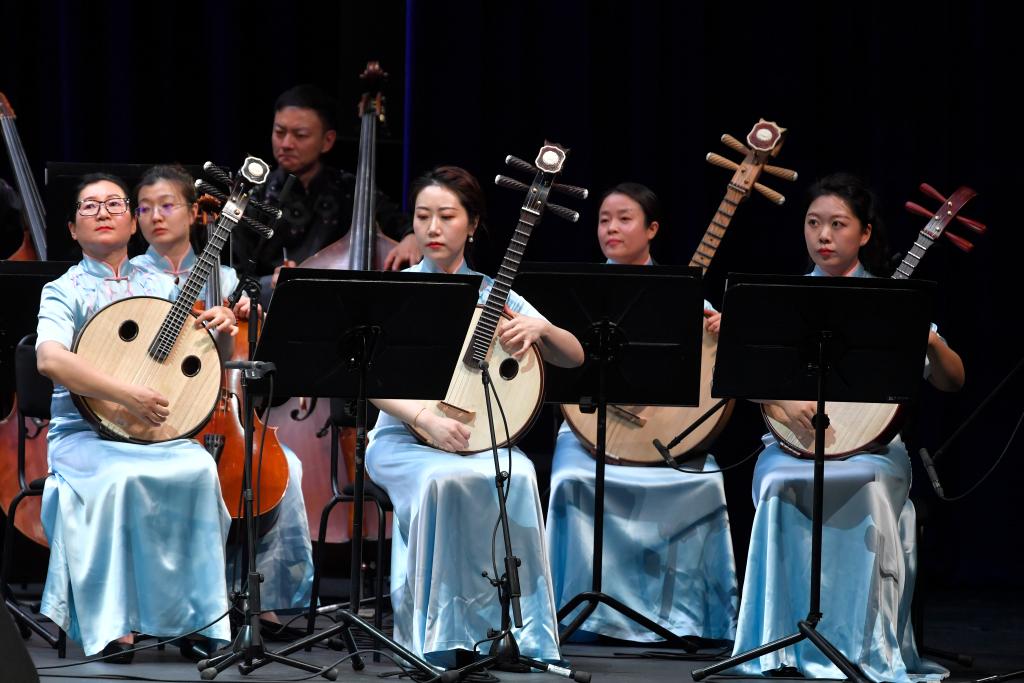 俄罗斯“中国文化节”专场演出《江山如画》民族音乐会在莫斯科举行