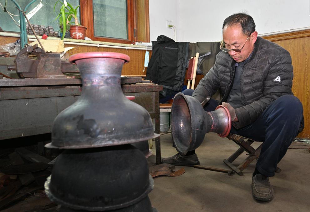 河北饶阳：景泰蓝制造助力乡村振兴