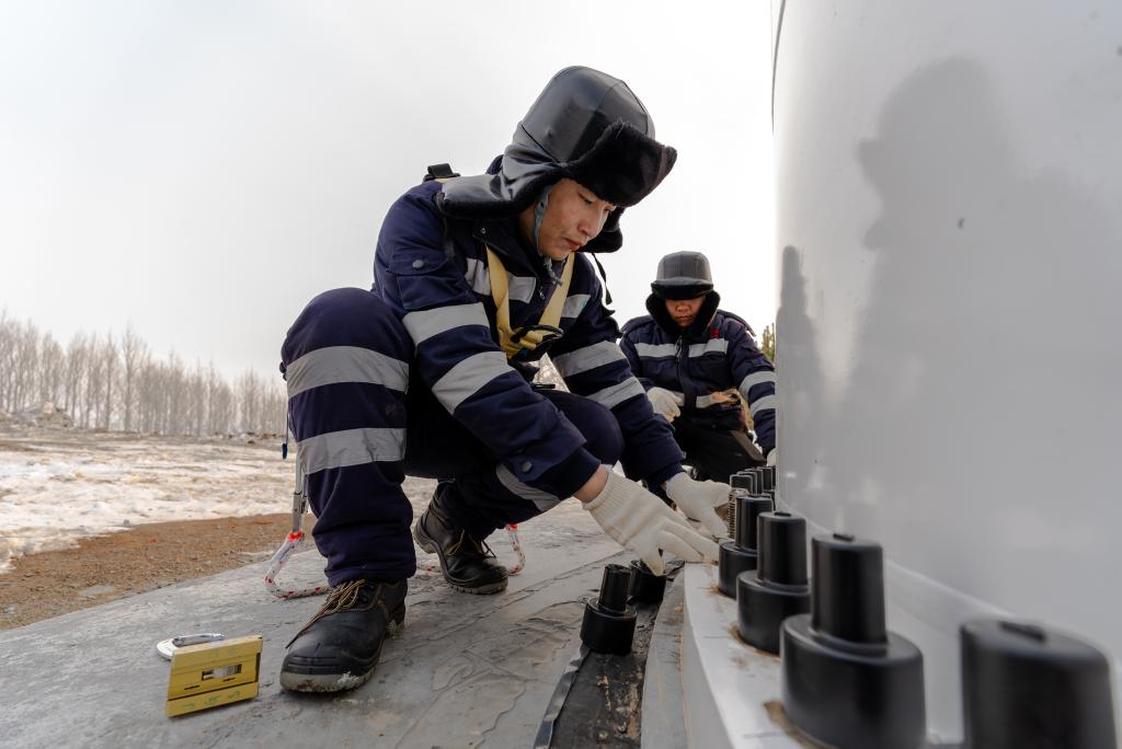 百家乐平台全媒+丨冰天雪地 中国最北省份风电机组运行、建设“两头热”