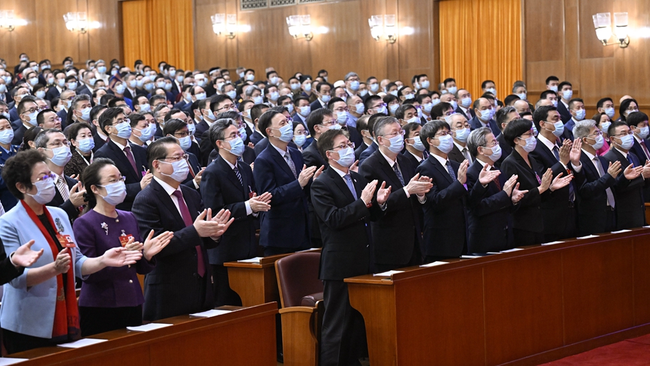 全国政协十四届一次会议闭幕