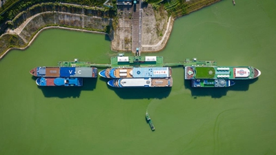 清洁岸电助力长江三峡绿色航运