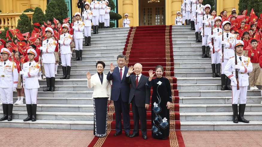 习近平同越共中央总书记阮富仲举行会谈